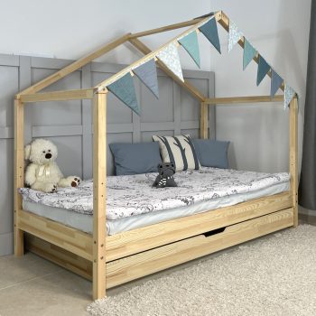   Házikóágy 180×90 cm, long tetővel, leesésgátló nélkül, ágyneműtartóval, lakkozott fenyő színben