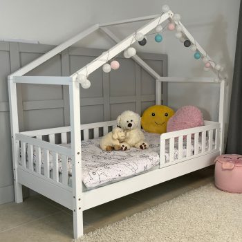   Házikóágy 180×90 cm, long tetővel, star leesésgátlóval, ágyneműtartó nélkül, fehér színben