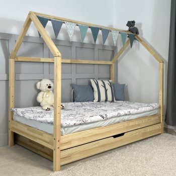   Házikóágy 180×90 cm, original tetővel, leesésgátló nélkül, ágyneműtartóval, lakkozott fenyő színben