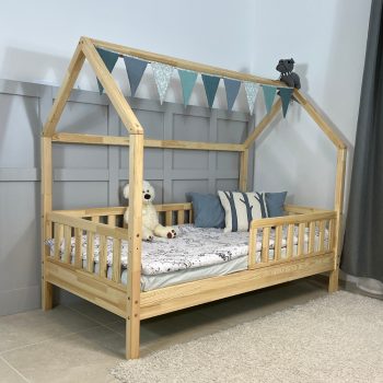   Házikóágy 180×90 cm, original tetővel, star leesésgátlóval, ágyneműtartó nélkül, lakkozott fenyő színben